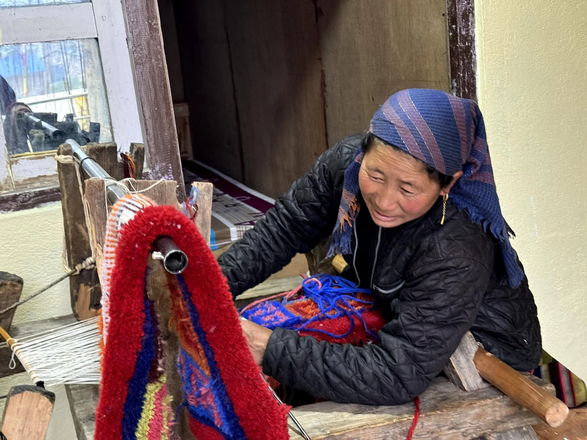 Tibetan rugs, yak wool weaving, Sama Valley Nepal, traditional